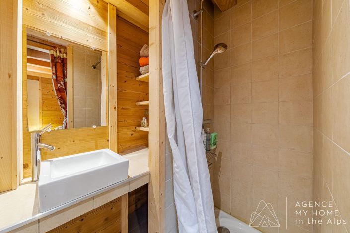 Image No.19-6 Bed House for sale
