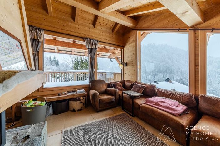 Image No.2-6 Bed House for sale