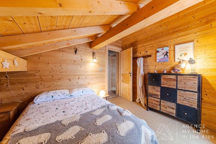 Image No.27-6 Bed House for sale