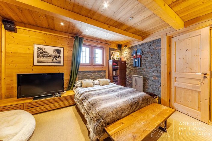 Image No.3-6 Bed House for sale