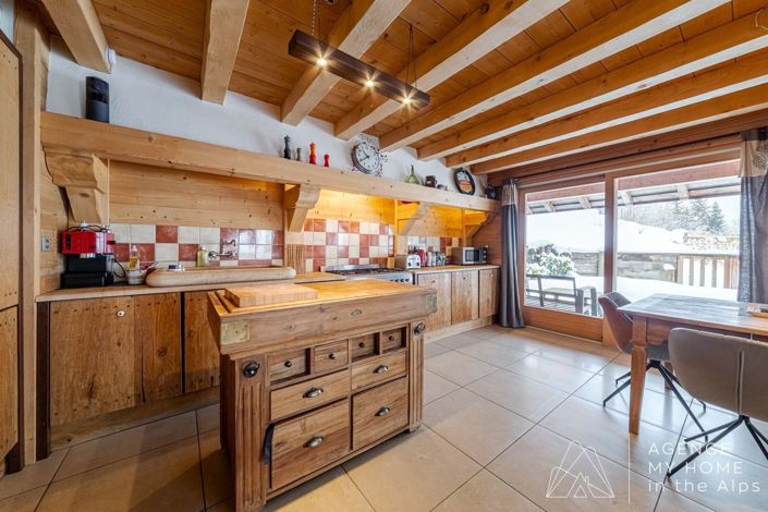 Image No.7-6 Bed House for sale