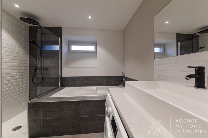 Image No.10-3 Bed Apartment for sale