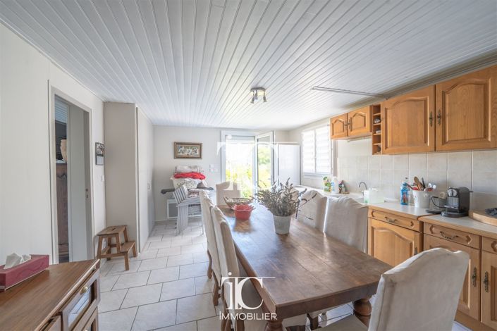Image No.17-5 Bed House for sale