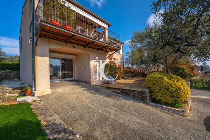 Image No.26-5 Bed House for sale