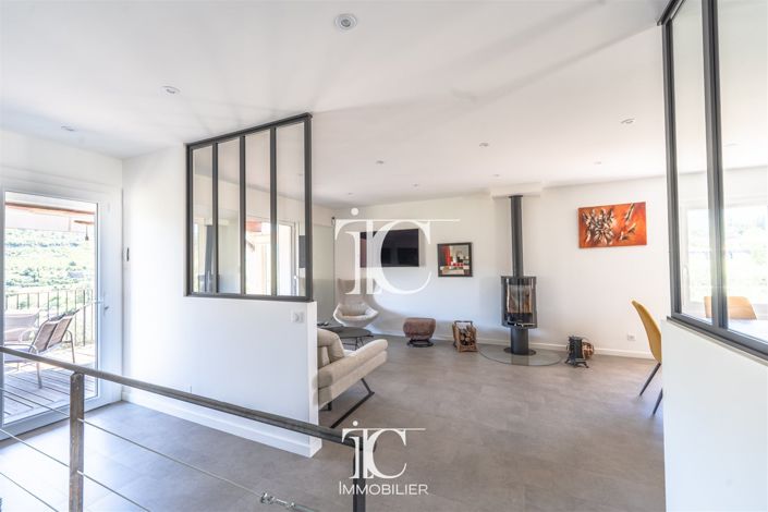 Image No.7-5 Bed House for sale
