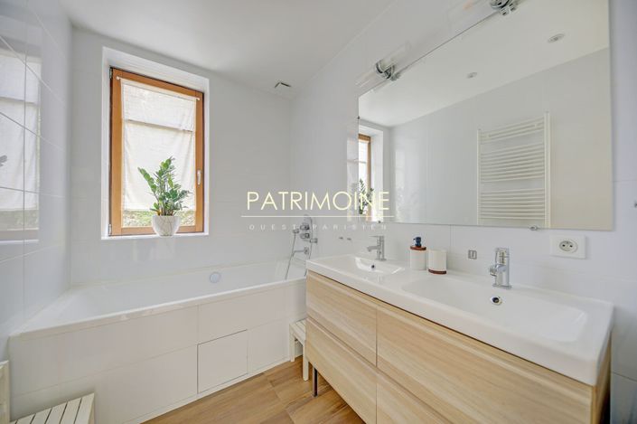 Image No.18-7 Bed House for sale