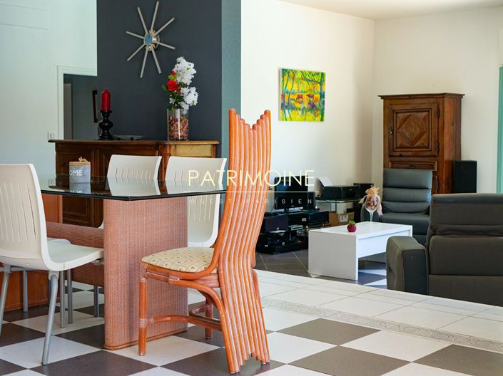 Image No.6-4 Bed House for sale