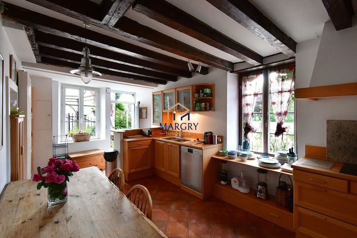 Image No.6-7 Bed House for sale