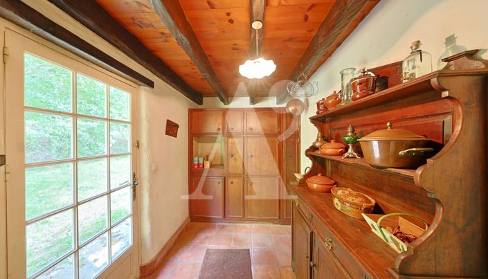Image No.10-5 Bed House for sale