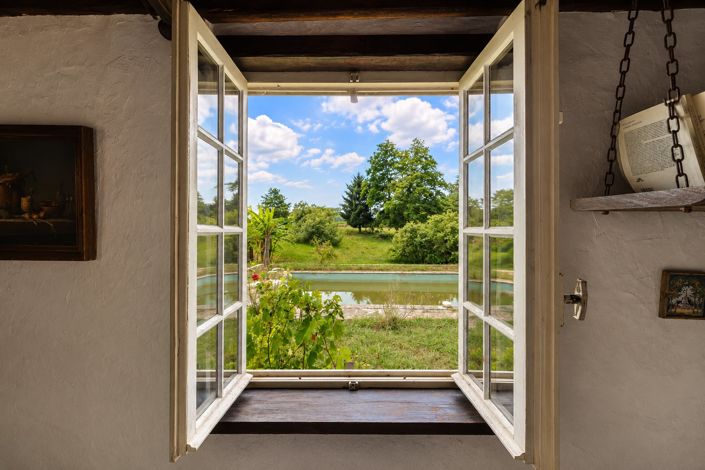 Image No.12-5 Bed House for sale