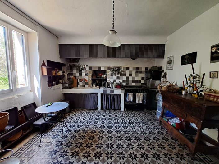 Image No.5-6 Bed House for sale