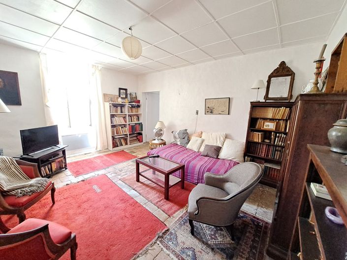Image No.9-6 Bed House for sale