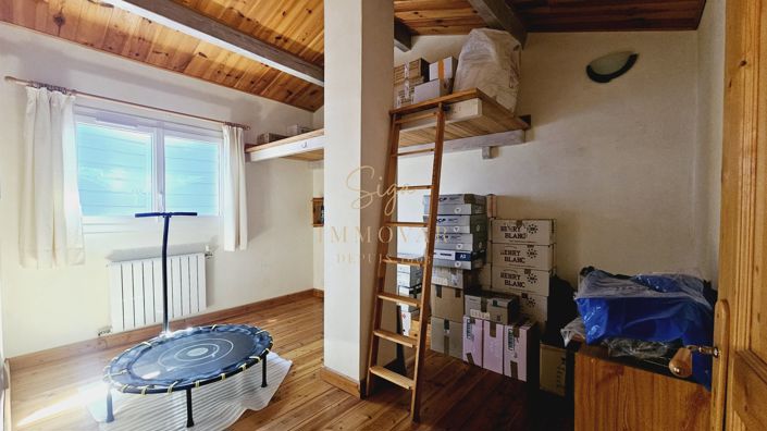 Image No.19-7 Bed House for sale