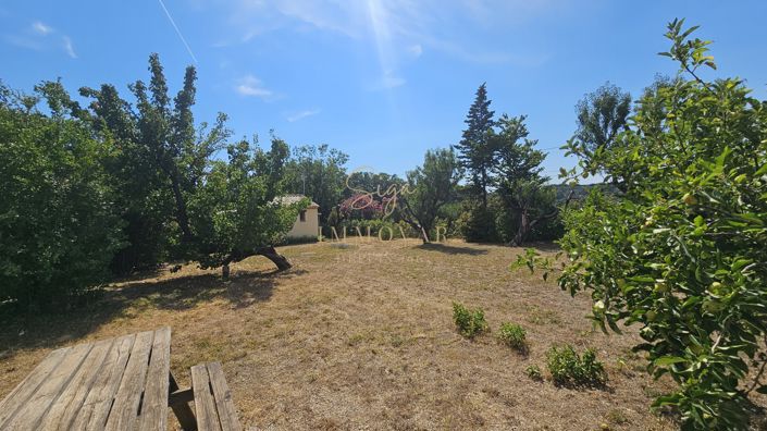 Image No.24-7 Bed House for sale