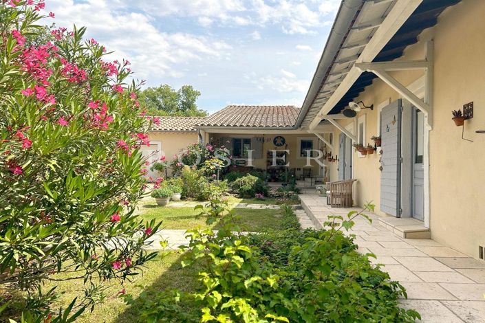 Image No.2-6 Bed House for sale