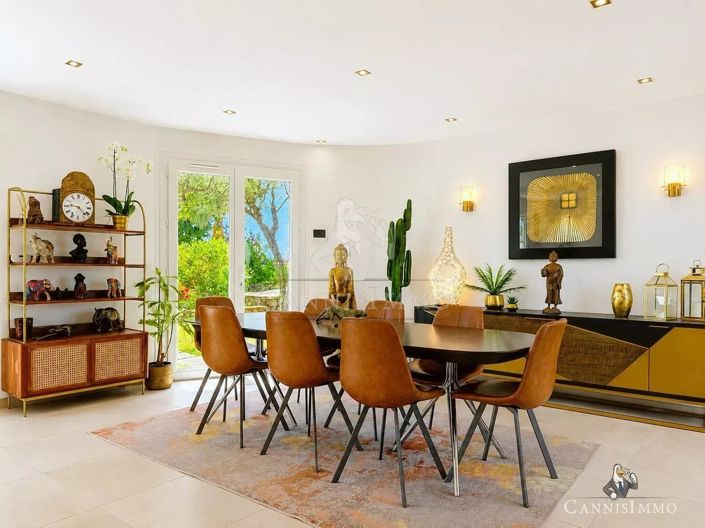 Image No.10-3 Bed House for sale