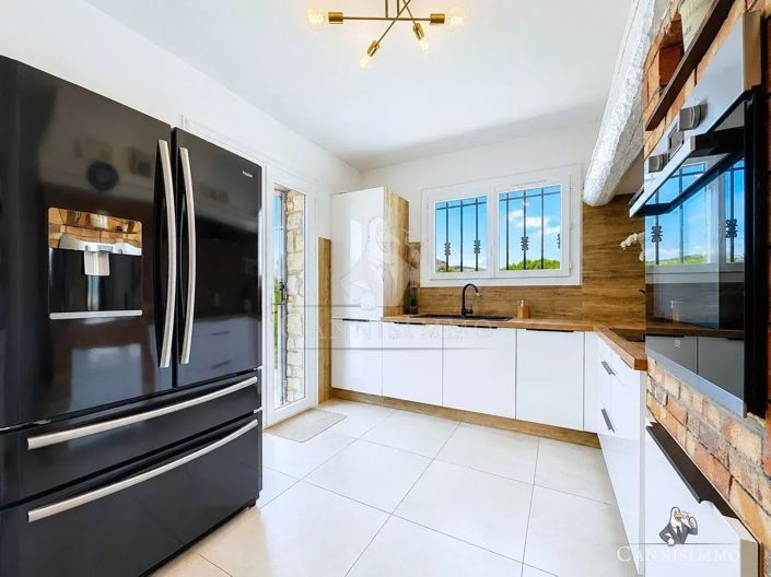 Image No.12-3 Bed House for sale
