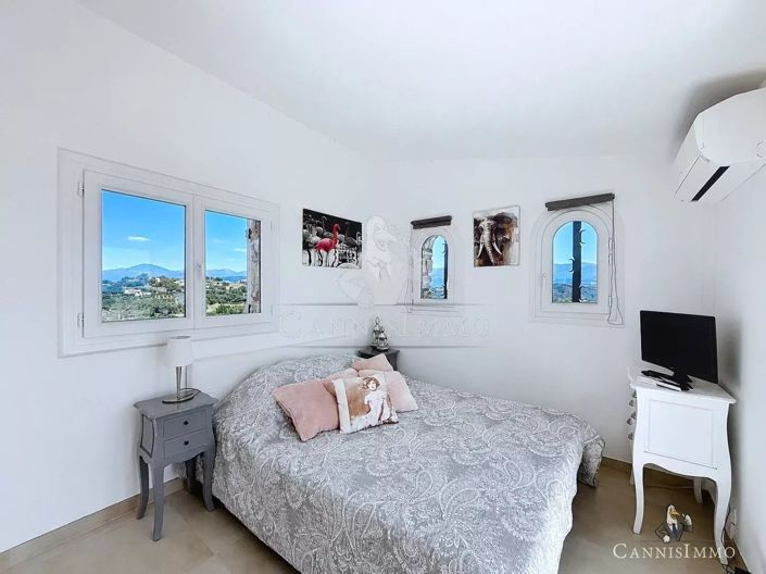 Image No.15-3 Bed House for sale
