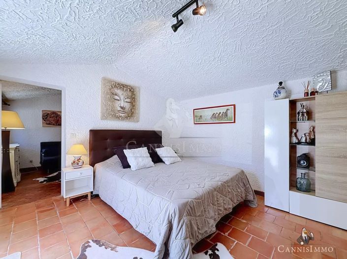 Image No.20-3 Bed House for sale