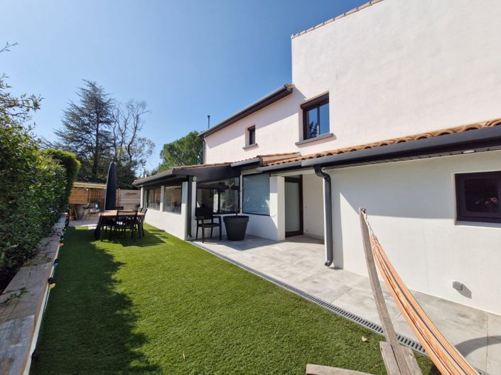 Image No.16-4 Bed House for sale