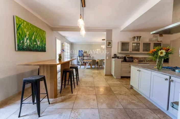 Image No.5-5 Bed House for sale