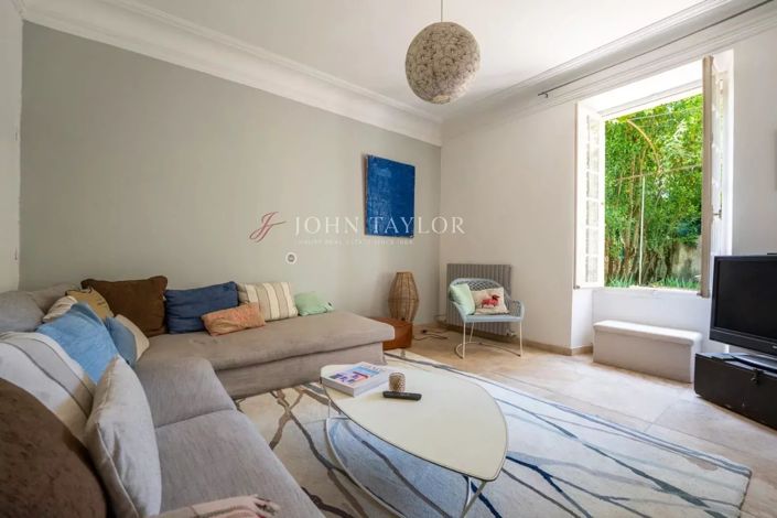 Image No.7-5 Bed House for sale