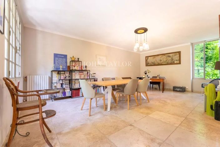 Image No.8-5 Bed House for sale