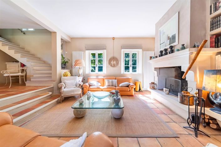 Image No.3-4 Bed House for sale