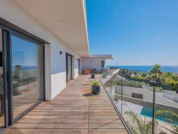 1 - Var, House