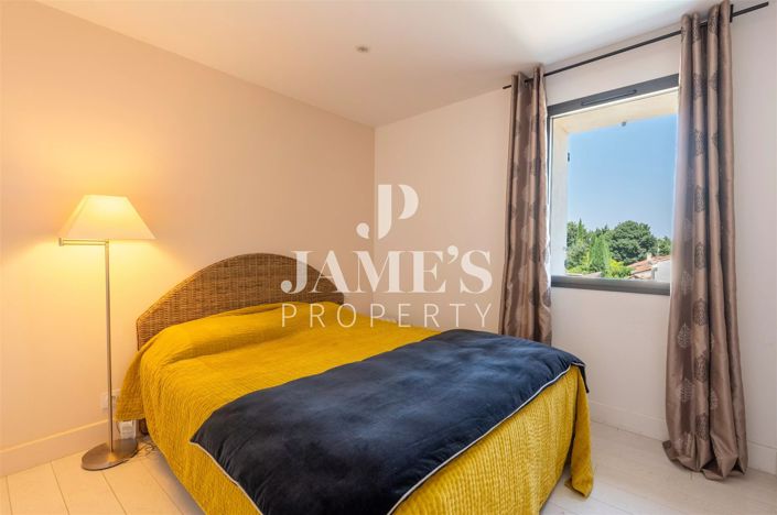 Image No.8-3 Bed House for sale