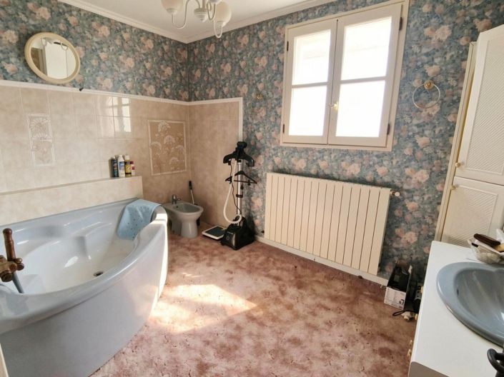 Image No.11-7 Bed House for sale