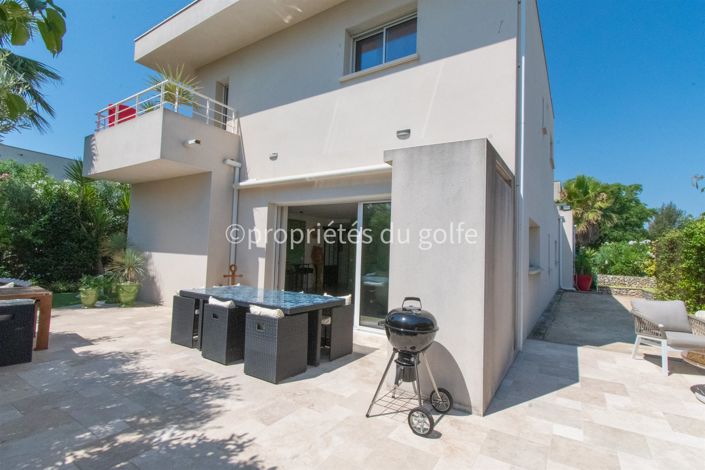 Image No.14-3 Bed House for sale