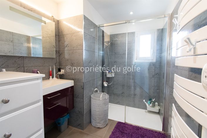 Image No.24-3 Bed House for sale