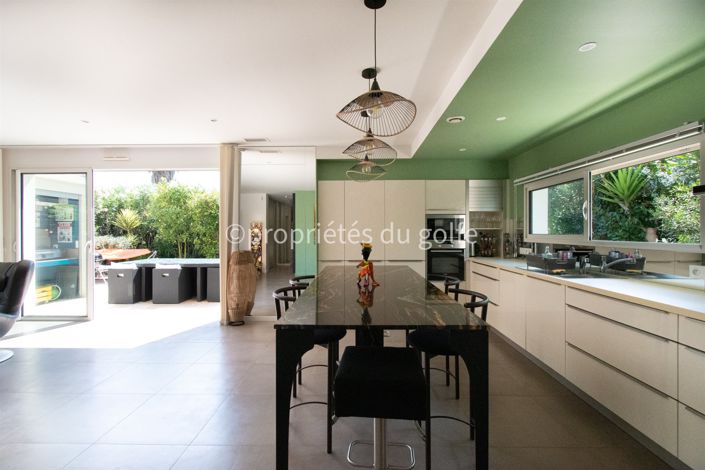 Image No.7-3 Bed House for sale