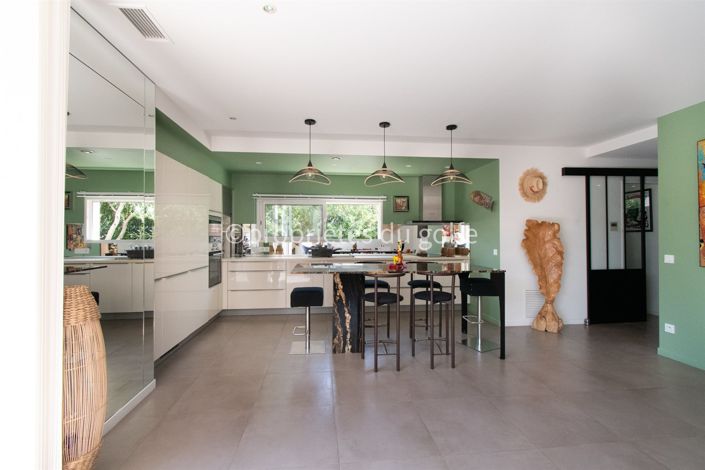 Image No.9-3 Bed House for sale