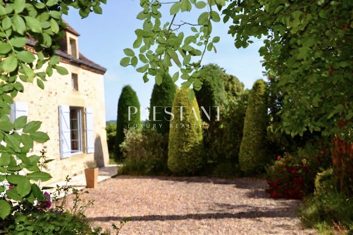 Image No.13-6 Bed House for sale