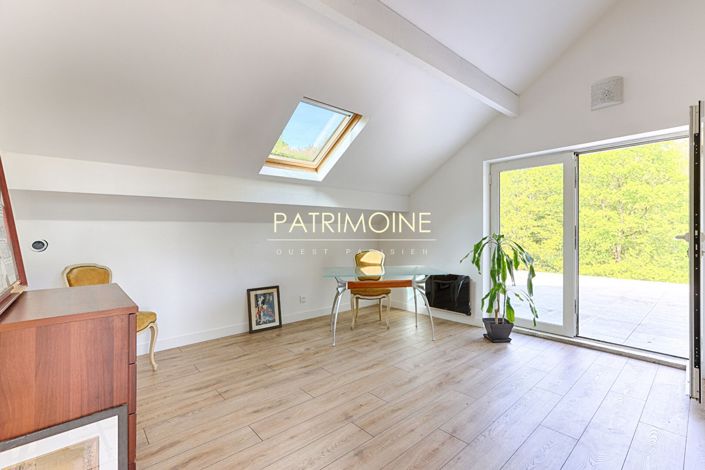 Image No.11-6 Bed House for sale