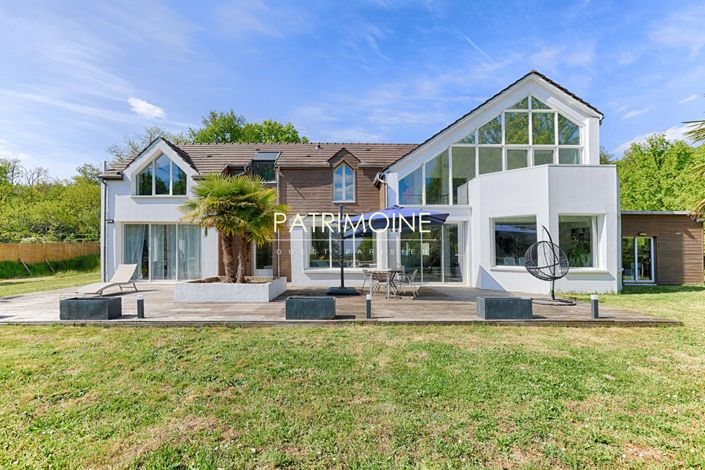Image No.12-6 Bed House for sale