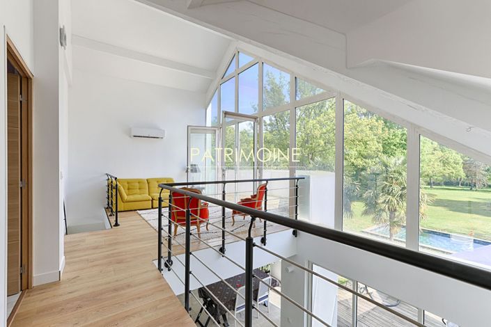 Image No.6-6 Bed House for sale