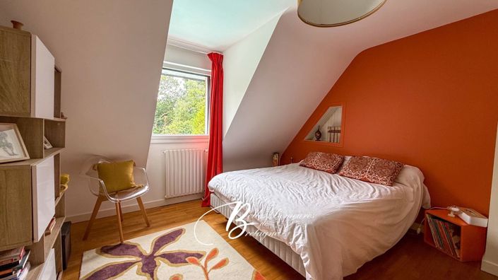 Image No.18-5 Bed House for sale