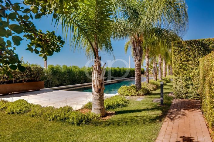 Image No.17-4 Bed House for sale
