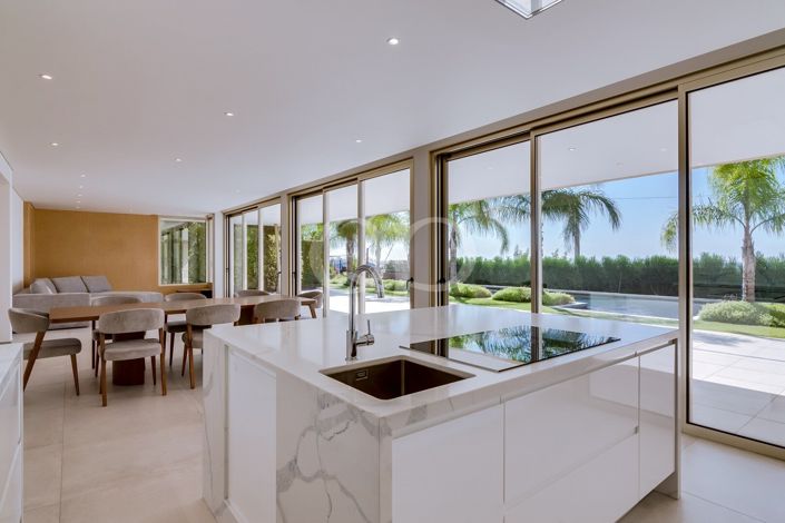 Image No.33-4 Bed House for sale