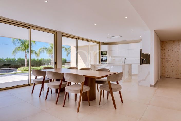 Image No.38-4 Bed House for sale