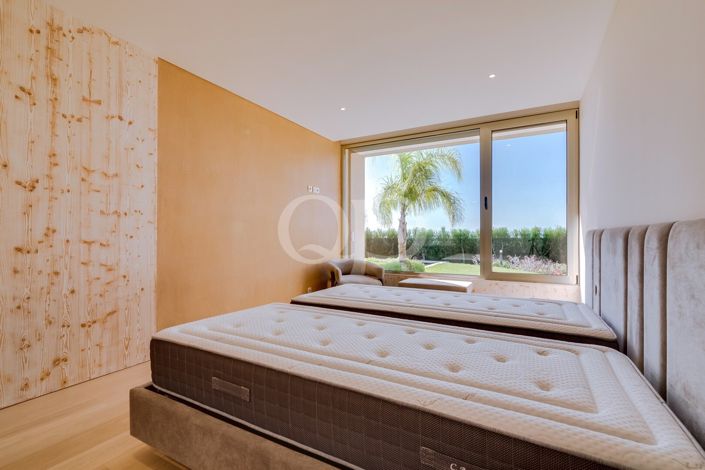 Image No.42-4 Bed House for sale