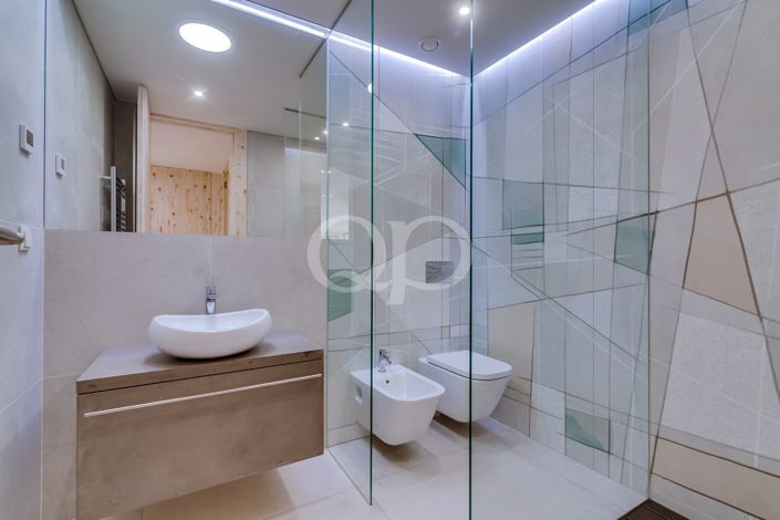 Image No.44-4 Bed House for sale