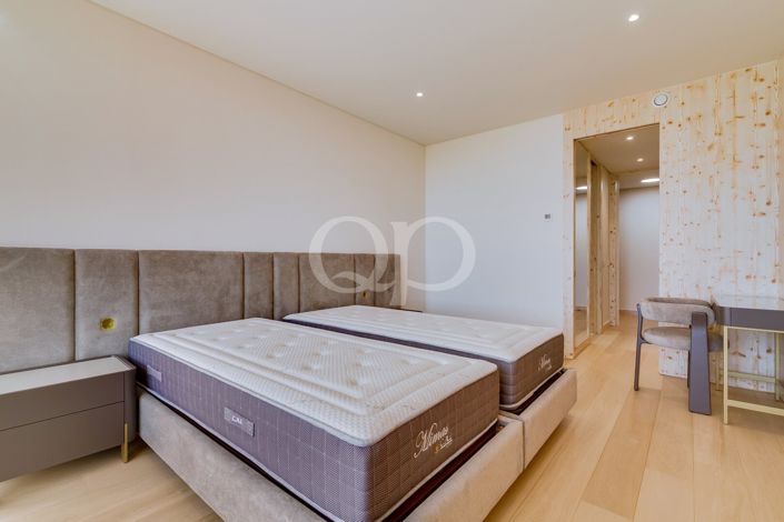 Image No.51-4 Bed House for sale
