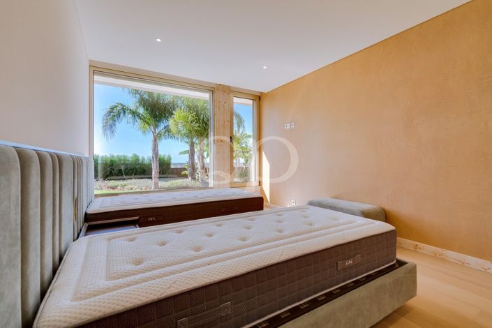 Image No.52-4 Bed House for sale