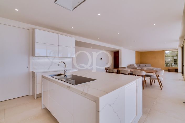 Image No.55-4 Bed House for sale