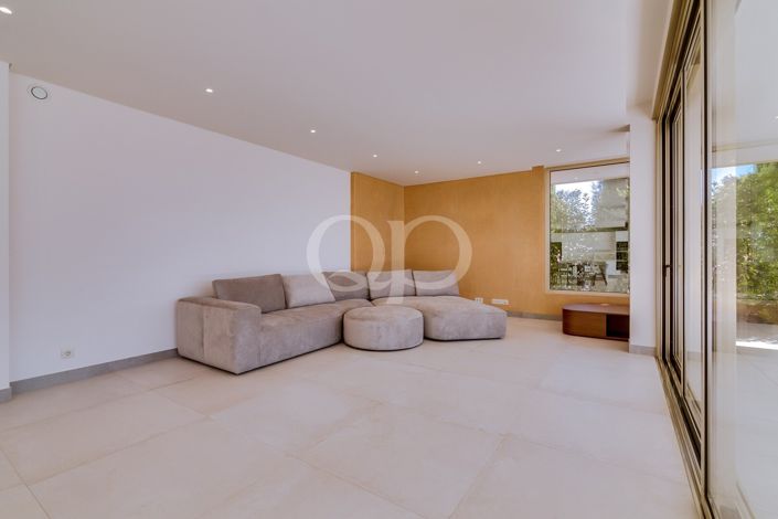Image No.56-4 Bed House for sale