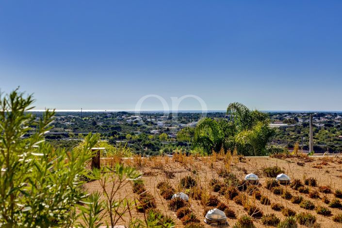 Image No.8-4 Bed House for sale